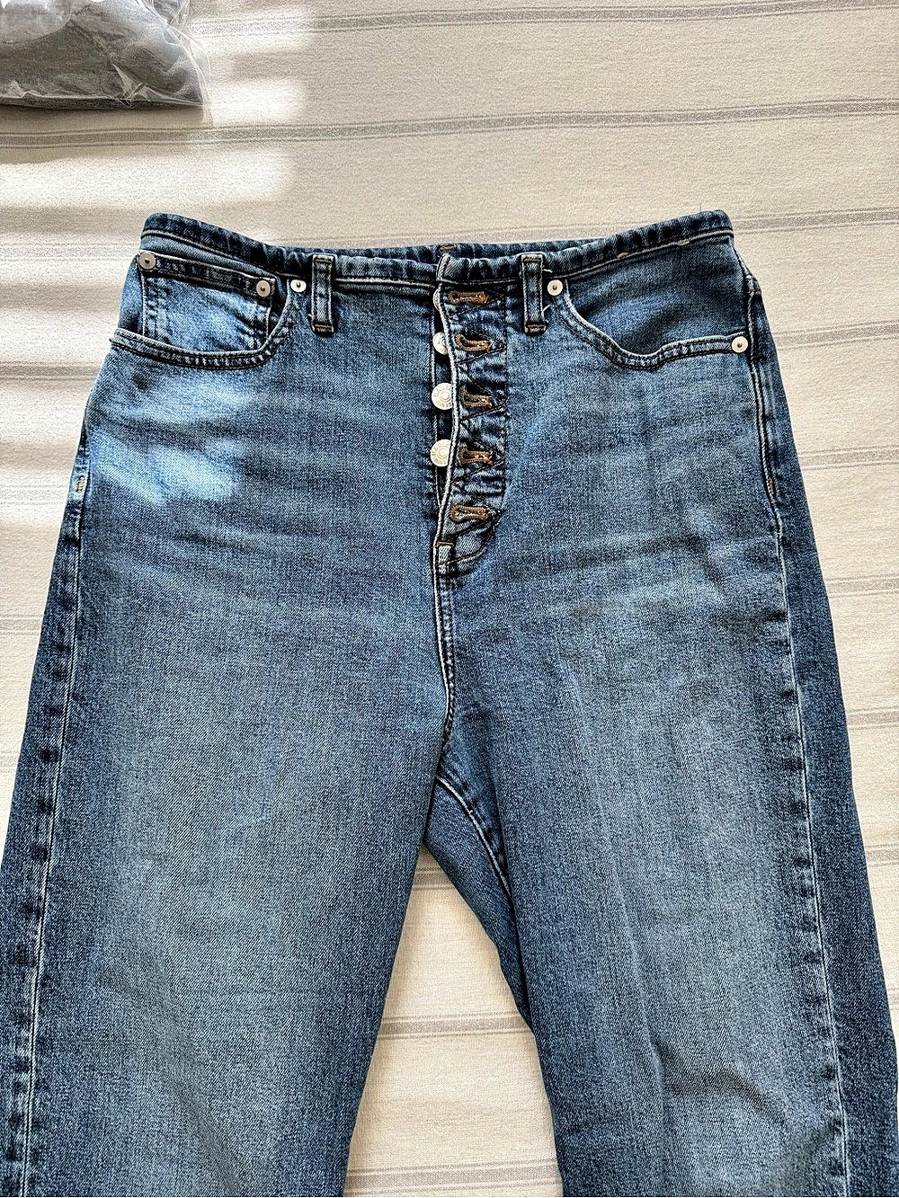 Madewell The '90s Straight Jean in Button-Front Edition Blue Waist 27